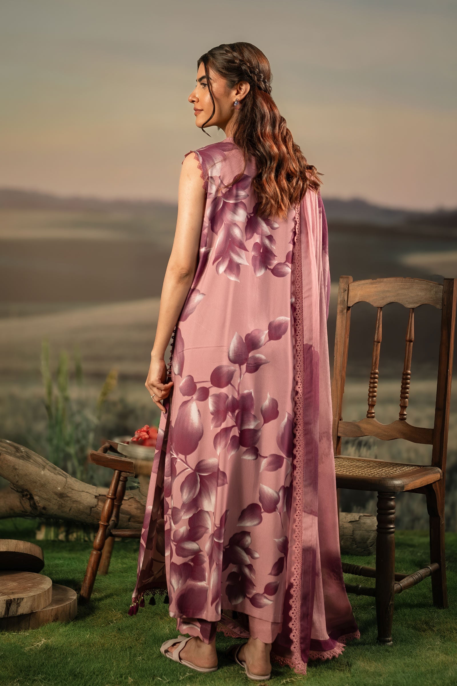 3 Pc Unstitched Embroidered Arabic Lawn Suit | MB-PFUS25-01A