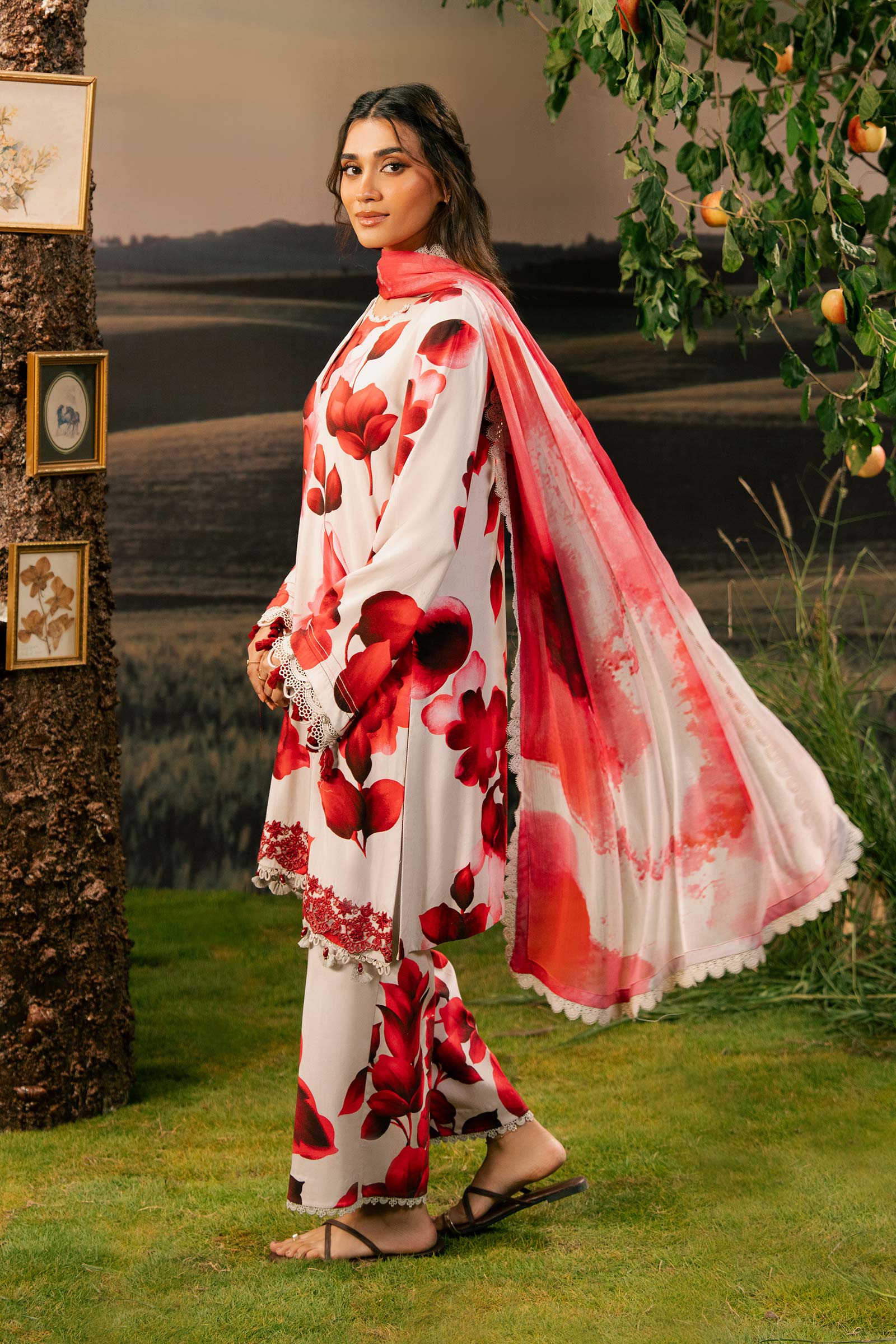 3 Pc Unstitched Embroidered Arabic Lawn Suit | MB-PFUS25-01B