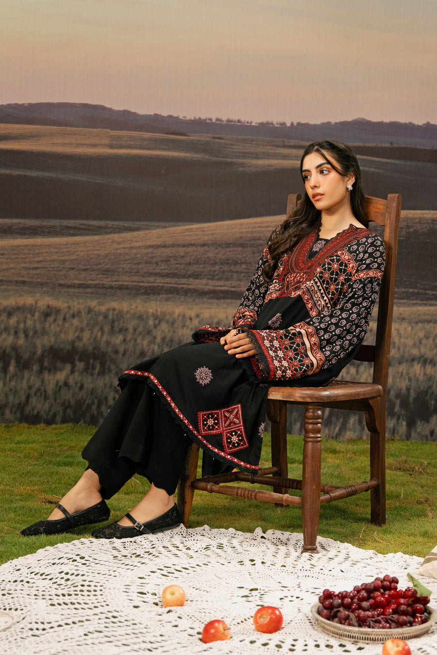 3 Pc Unstitched Embroidered Arabic Lawn Suit | MB-PFUS25-09A