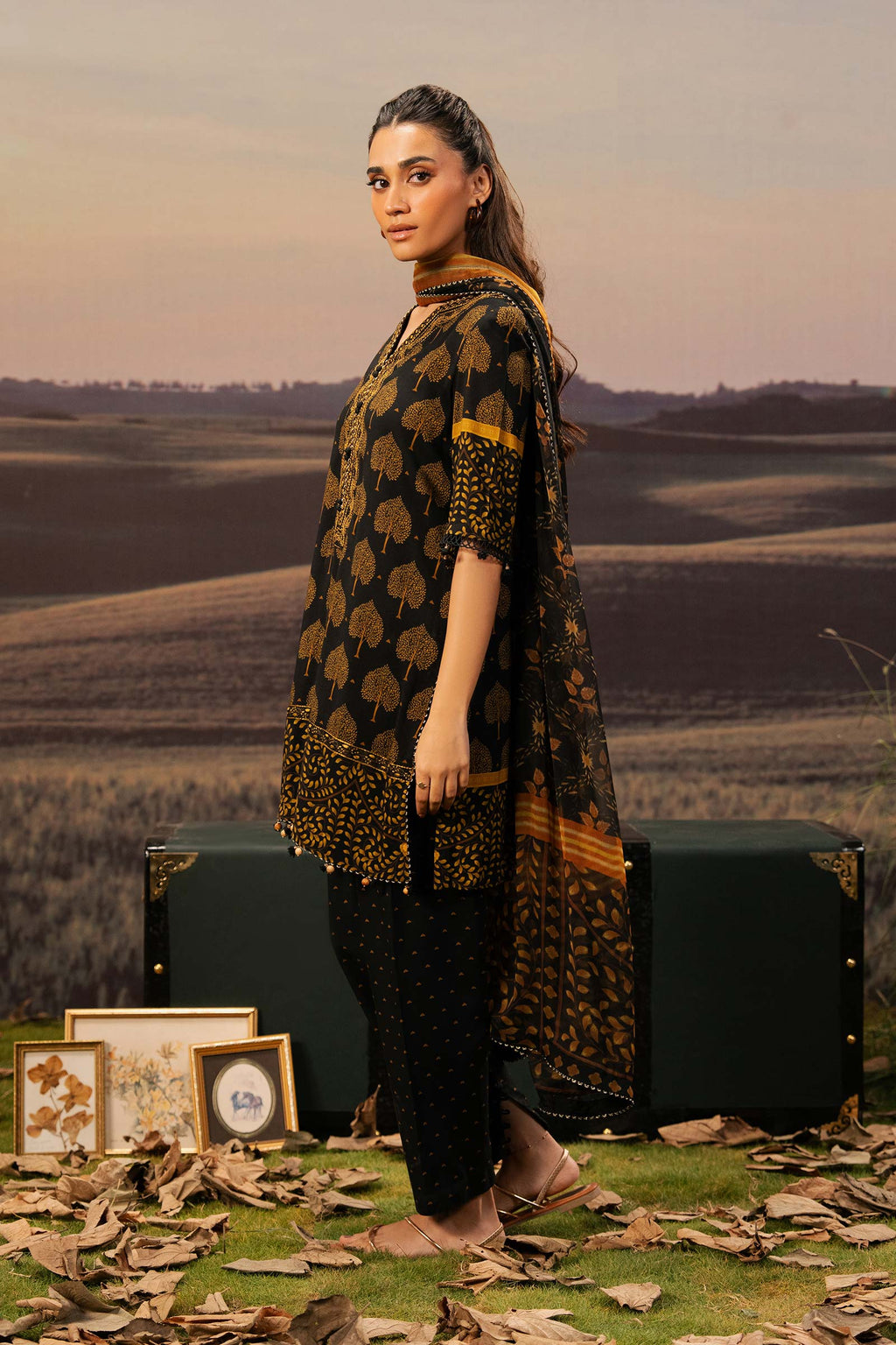 3 Pc Unstitched Embroidered Arabic Lawn Suit | MB-PFUS25-03B