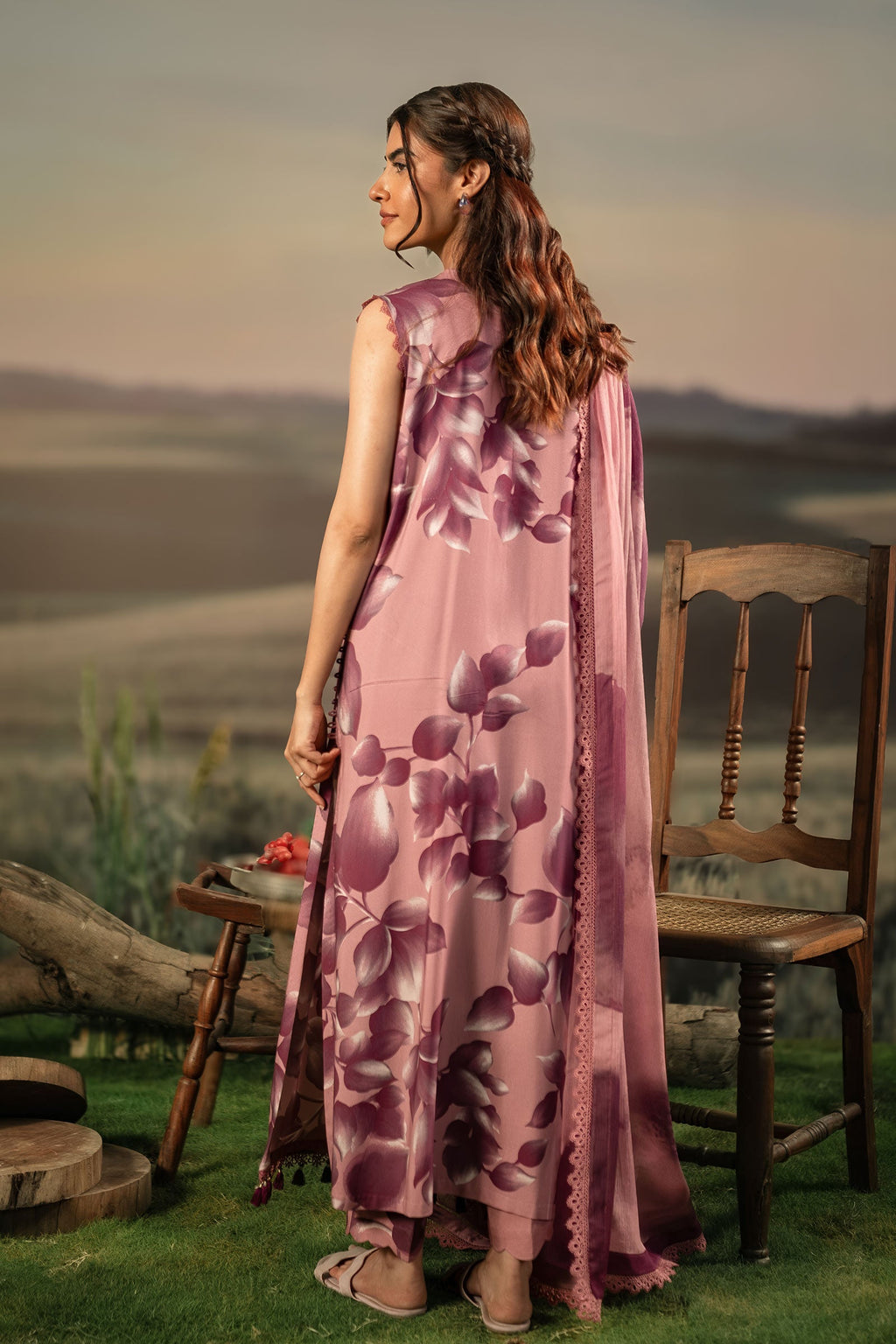 3 Pc Unstitched Embroidered Arabic Lawn Suit | MB-PFUS25-01A