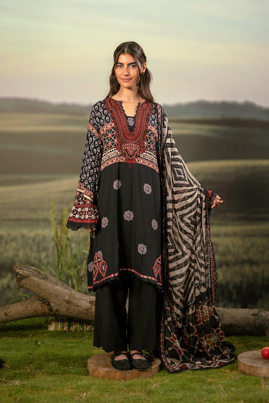 3 Pc Unstitched Embroidered Arabic Lawn Suit | MB-PFUS25-09A