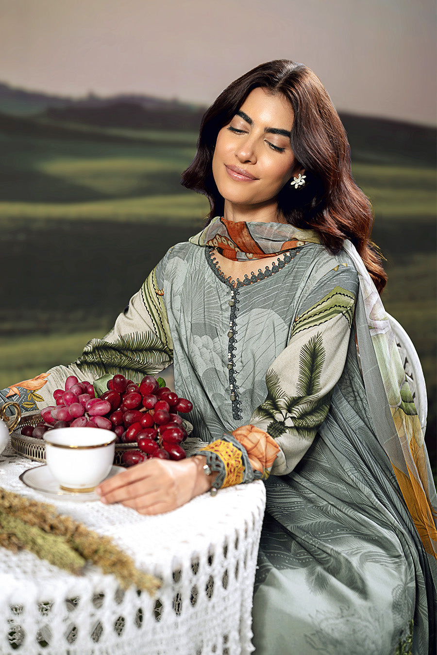 3 Pc Unstitched Embroidered Arabic Lawn Suit | MB-PFUS25-06A